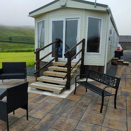 Slieve Croob Cosy Caravan Finnis Exterior photo